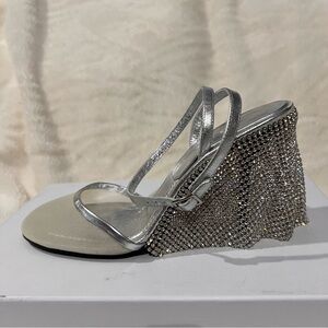 NIB Stunning Kate Cate Silver Crystal Embellished Heels w Slingback size EU 38